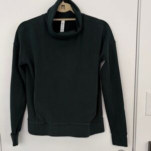 Lululemon Green Turtleneck Pullover “Today is a cheat day” Sweatshirt Size 4